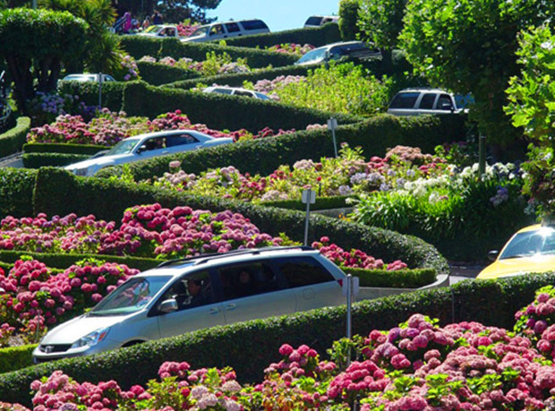 九曲花街（Lombard Street）