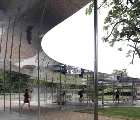 蛇形画廊（Serpentine Gallery）