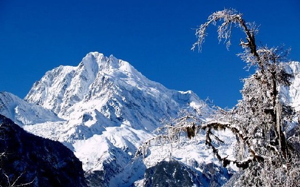 贡嘎雪山